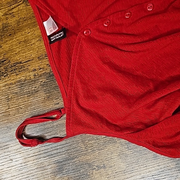 H&M Cold Shoulder Crop Small - Picture 4 of 4